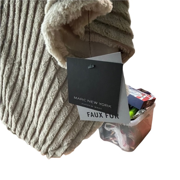 Andrew Marc faux fur poncho size S/M - Picture 3 of 10